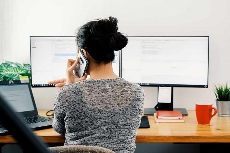 How Do Virtual Assistants Facilitate More Flexible Work Environments